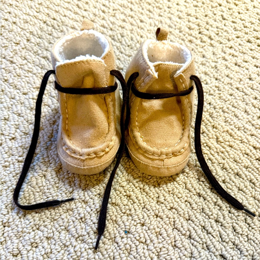 NWOT Rising Star Fleece Booties Size 9-12 Months